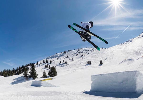 skiing begeistert seit nun mehr als einer Dekade alle Freeski-Fans des deutschsprachigen Raumes